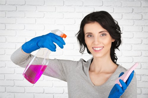 End of tenancy cleaners in Collierswood preparing a property for move-out